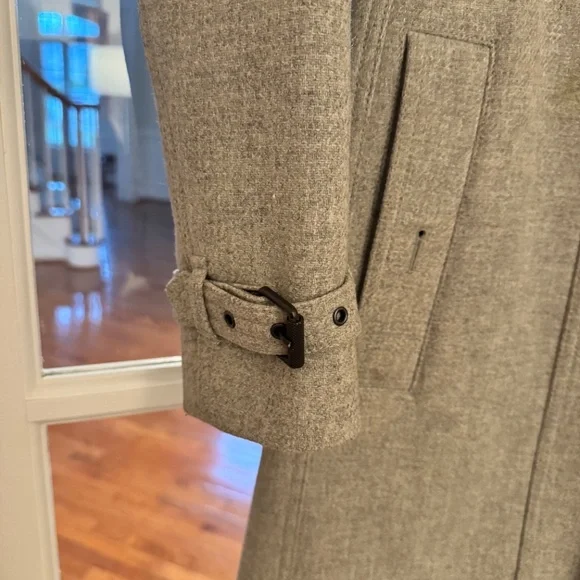 Authentic Burberry Wool Coat with Fur Collar Gray Size 4 - Picture 5 of 8